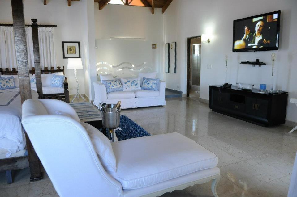 Grand Las Galeras Suites & 4*