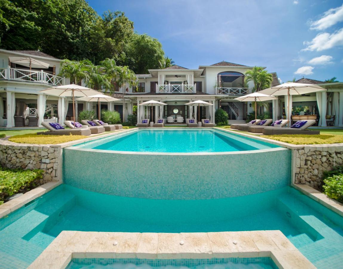 Resort Round Hill & 5*