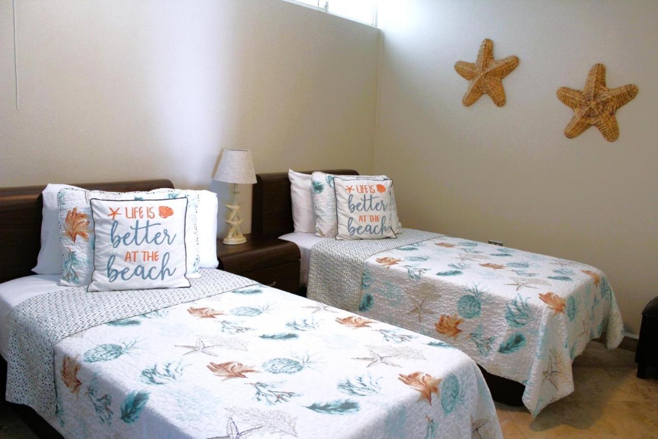 Beachfront 5th Floor At Pelican Reef