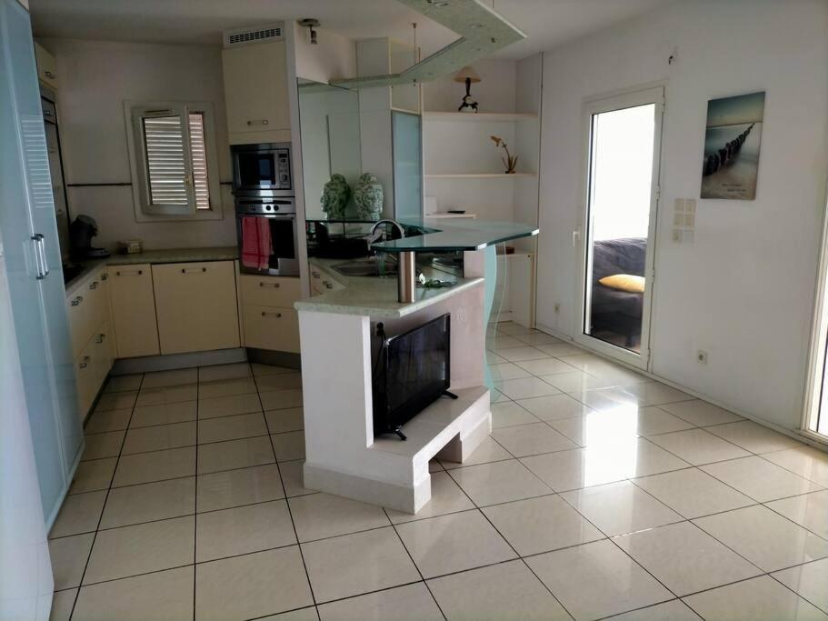 Apartment Bel Avec Piscine, Face A La