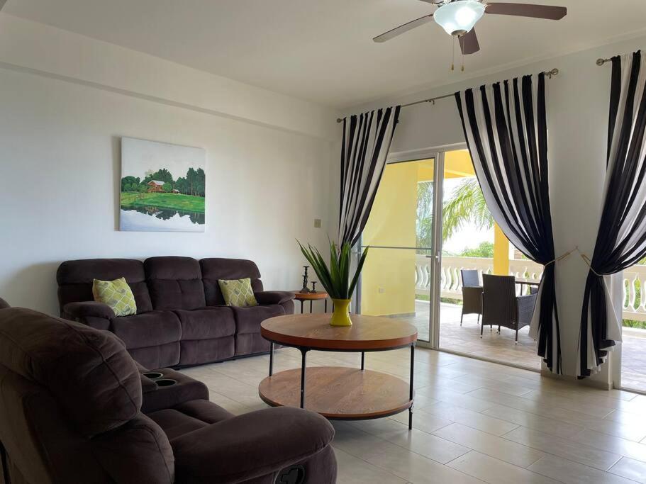 Spring Garden Mobay Luxurious Apartment *