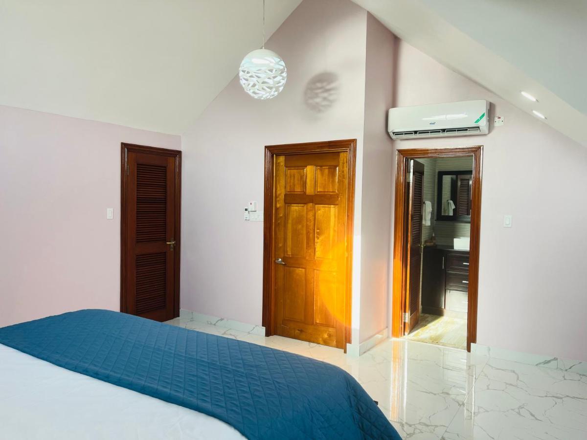 Luxury And Rooms,the Lagoons *