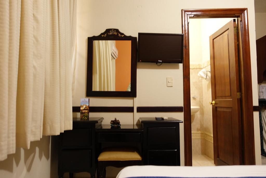 Platino & Casino Hotel 3*