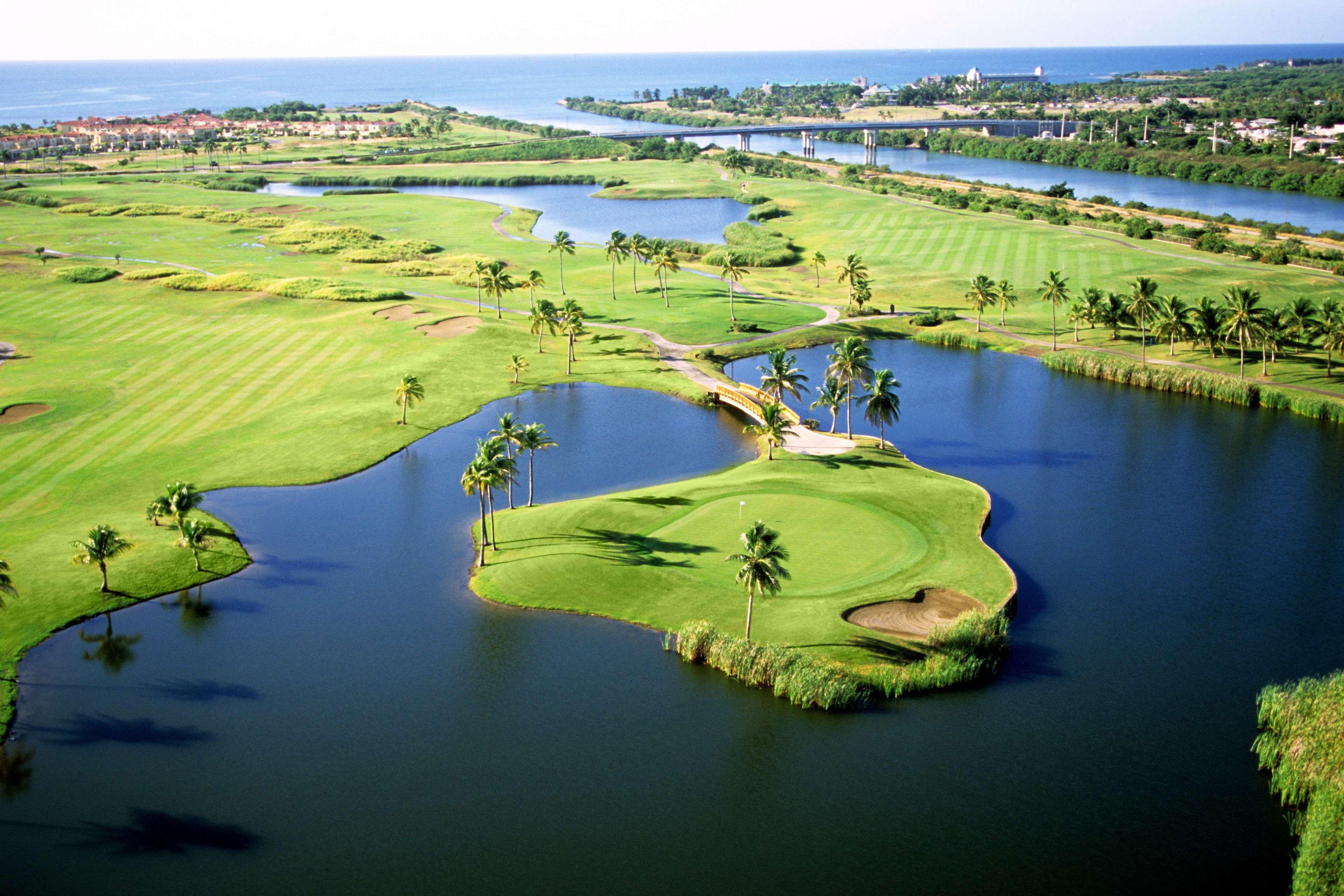 Hilton Golf & Casino Resort 3*