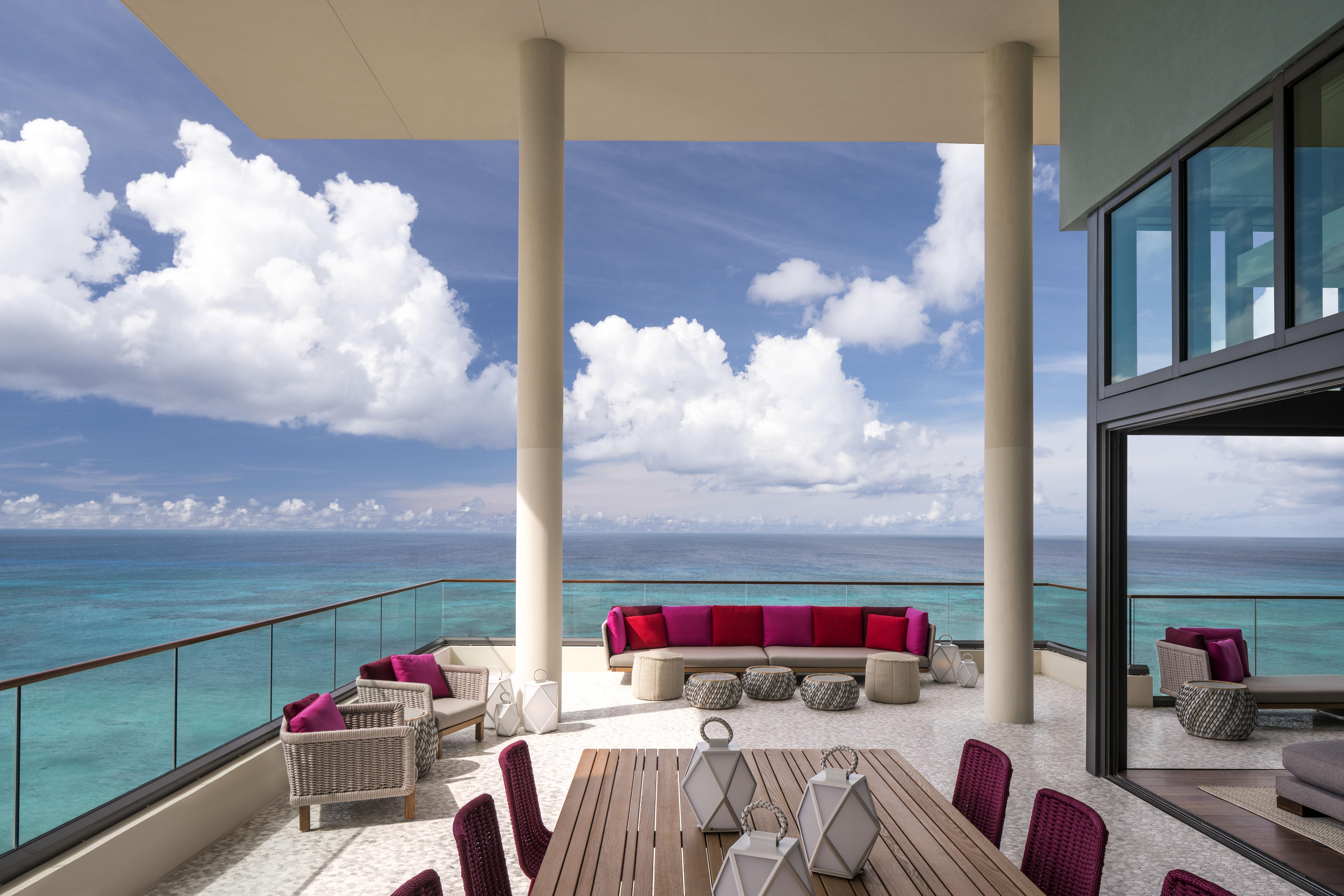 Resort Kimpton Seafire + By Ihg