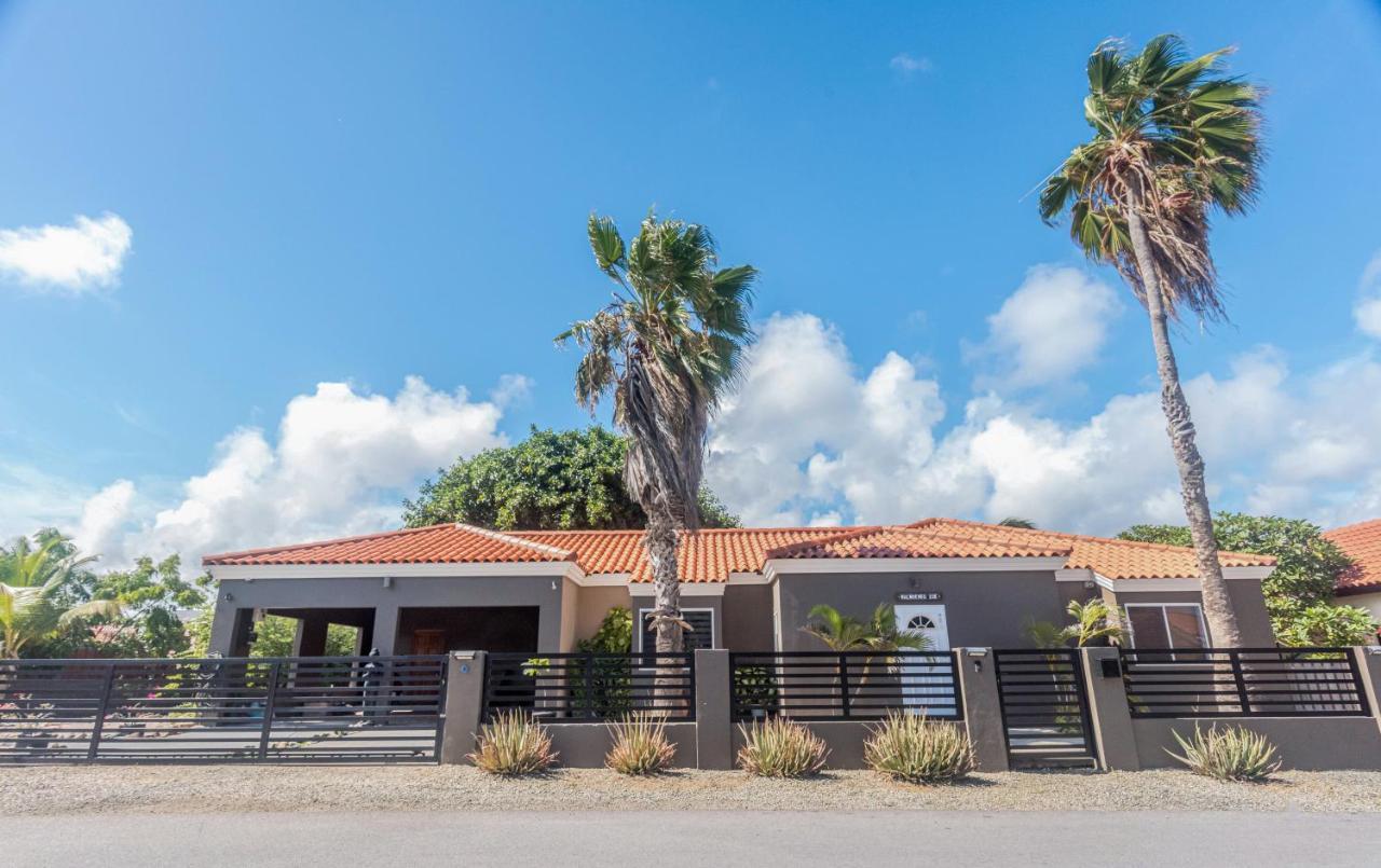 Y Solo Unique Private Walking Distance To The Palm Beach