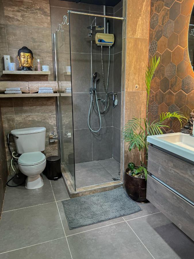Y Solo Unique Private Walking Distance To The Guest house Palm Beach