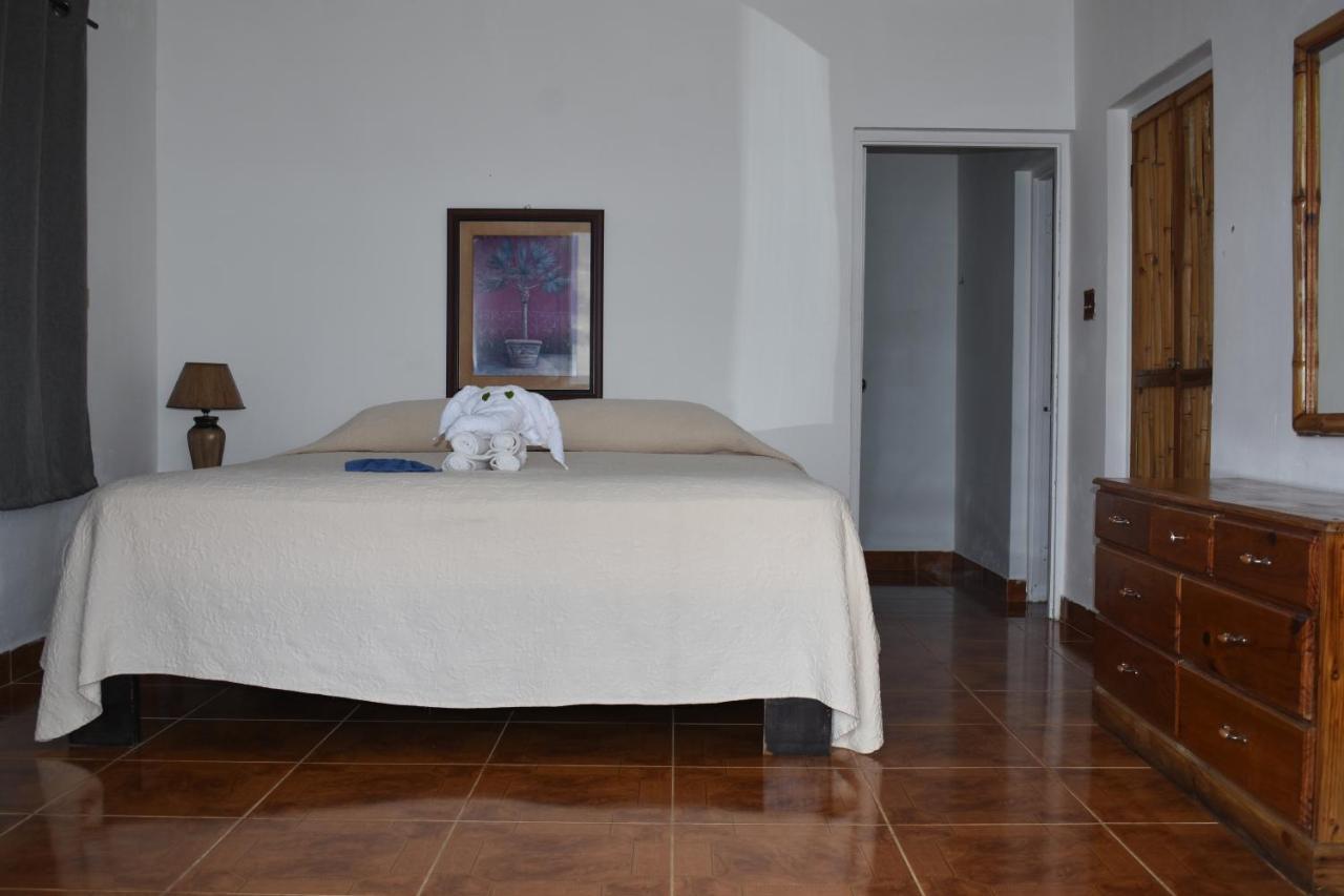 Ocean & Sun & Hotel Negril