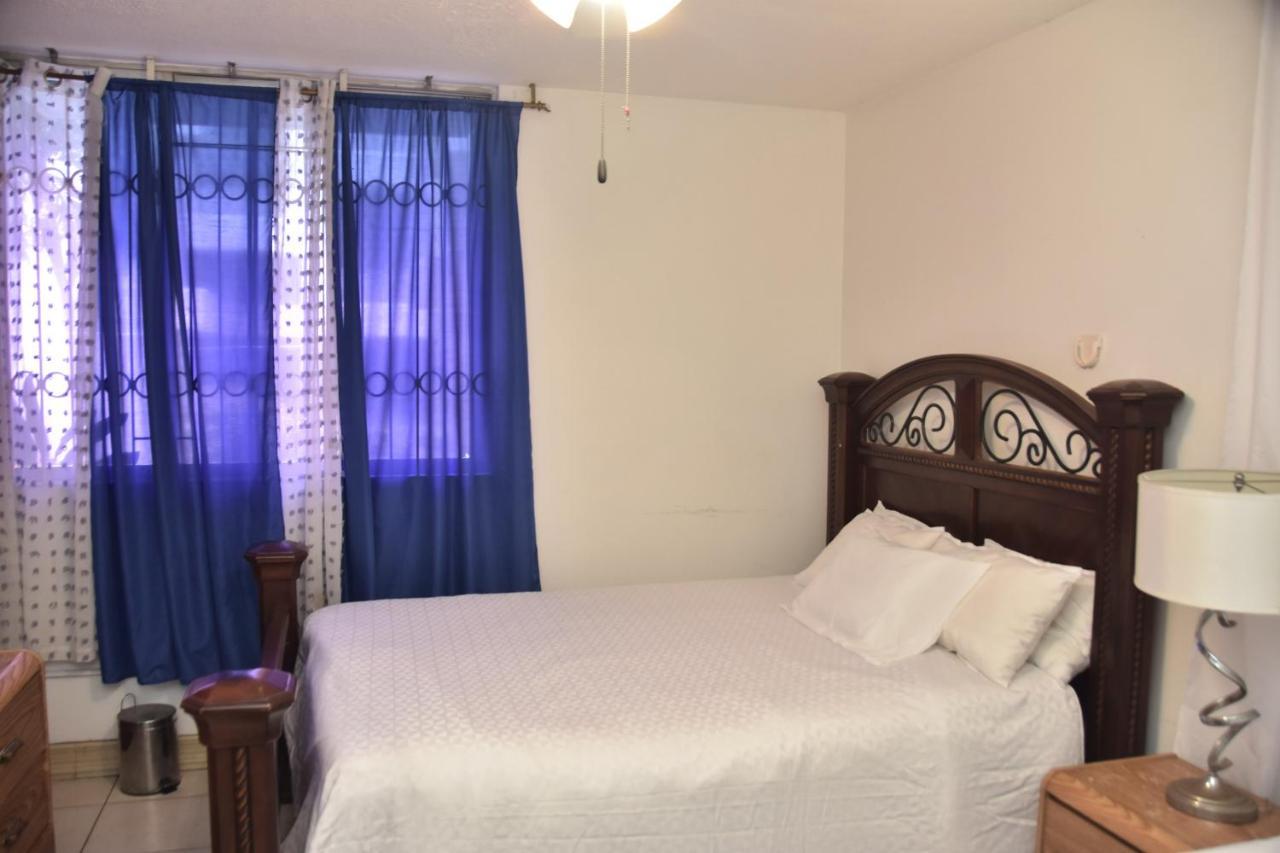 The President 5 Minutes To Devon House 4 Waterloo Avenue * Kingston