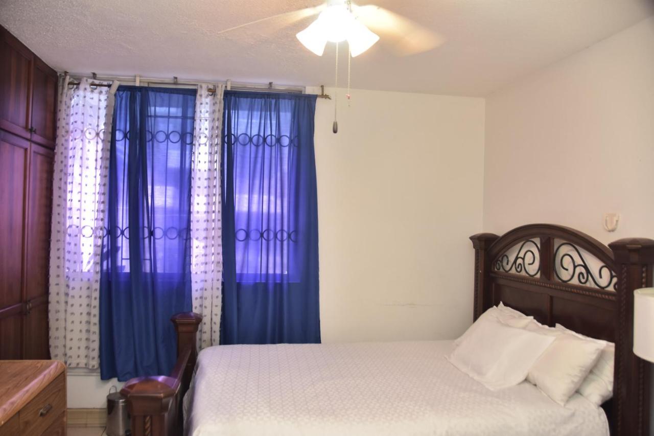 Acomodação com café da manhã  The President 5 Minutes To Devon House 4 Waterloo Avenue Kingston