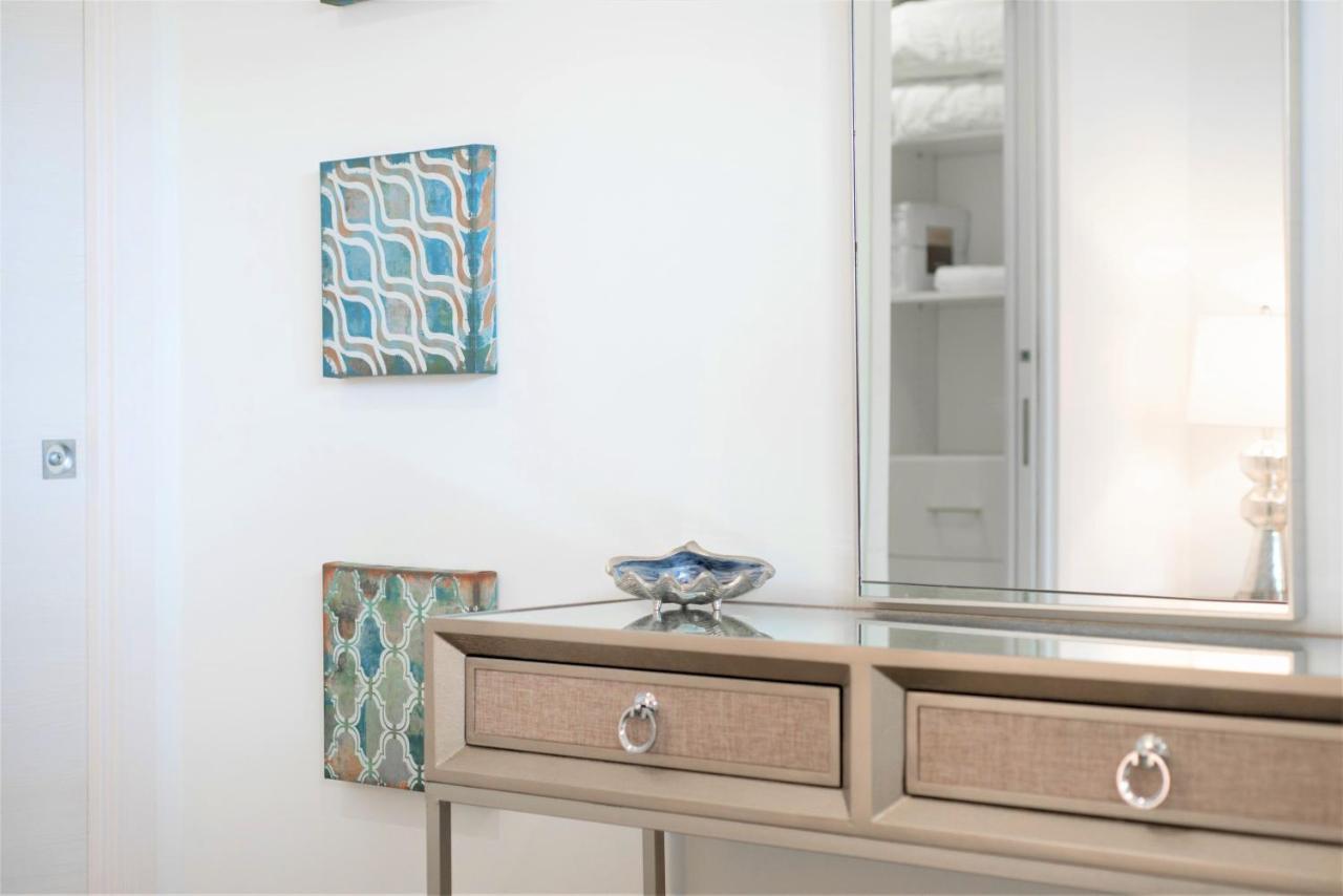Cayman Luxury At The Grove Apartamento *