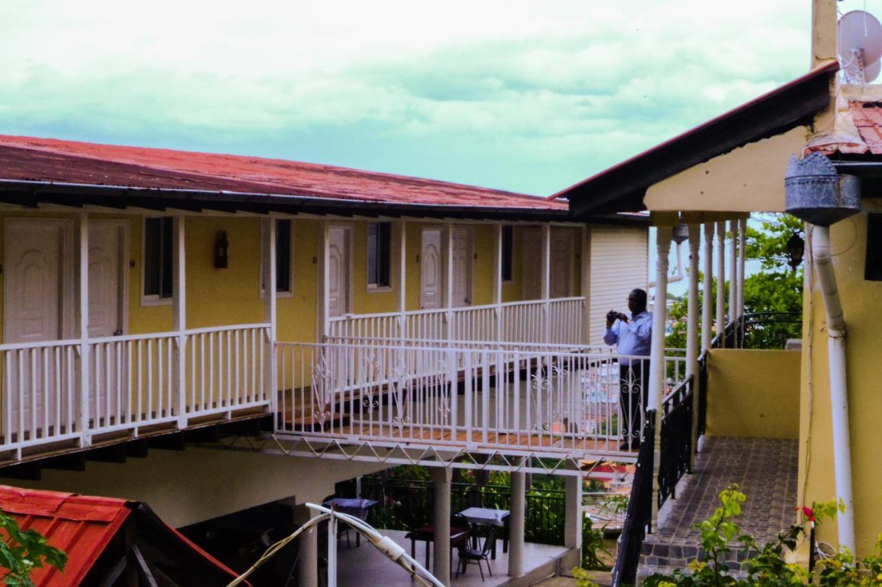 Hotel Habitation Des Lauriers 4*