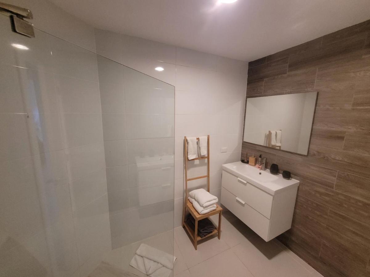 Seawinds - Beachfront Getaway Apartment