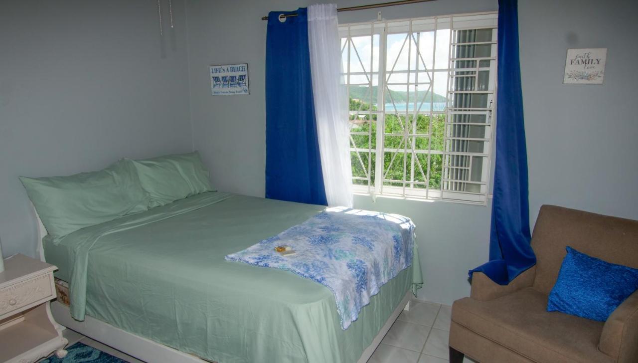 876 Ja Oasis & - By Airport Kingston