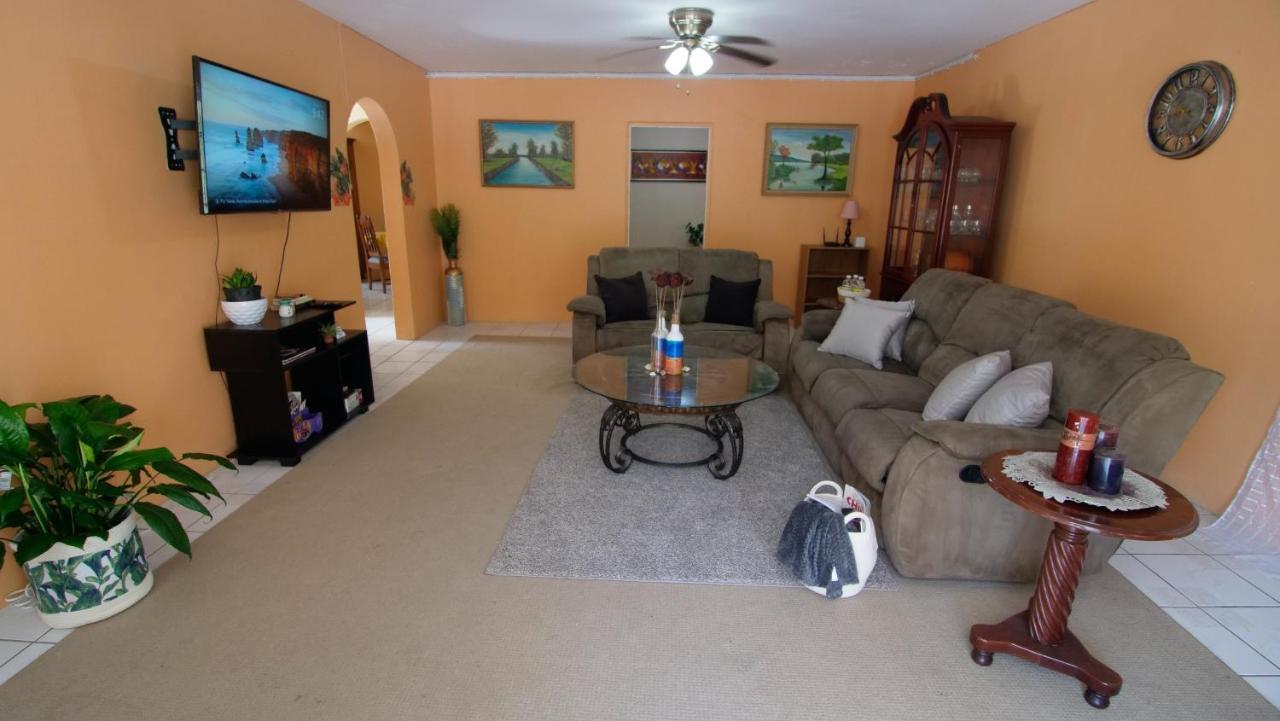 Homestay 876 Ja Oasis & - By Airport *
