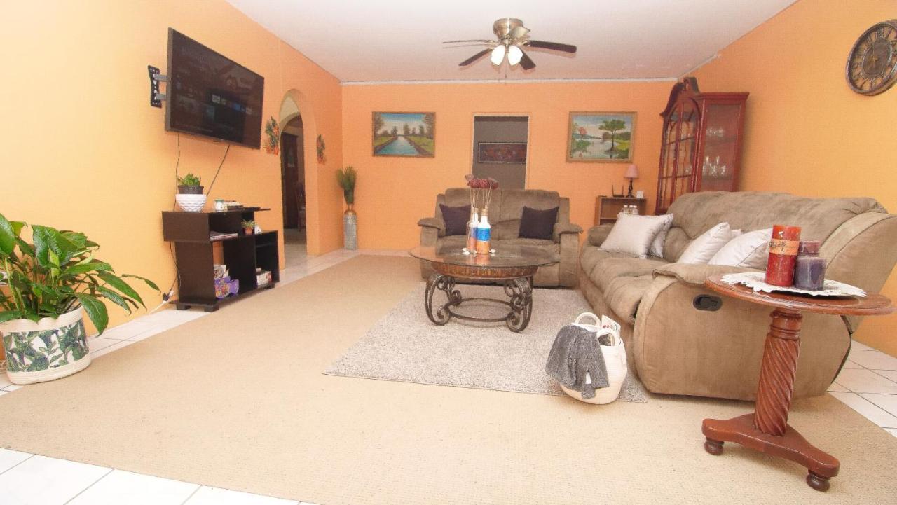 Homestay 876 Ja Oasis & - By Airport *