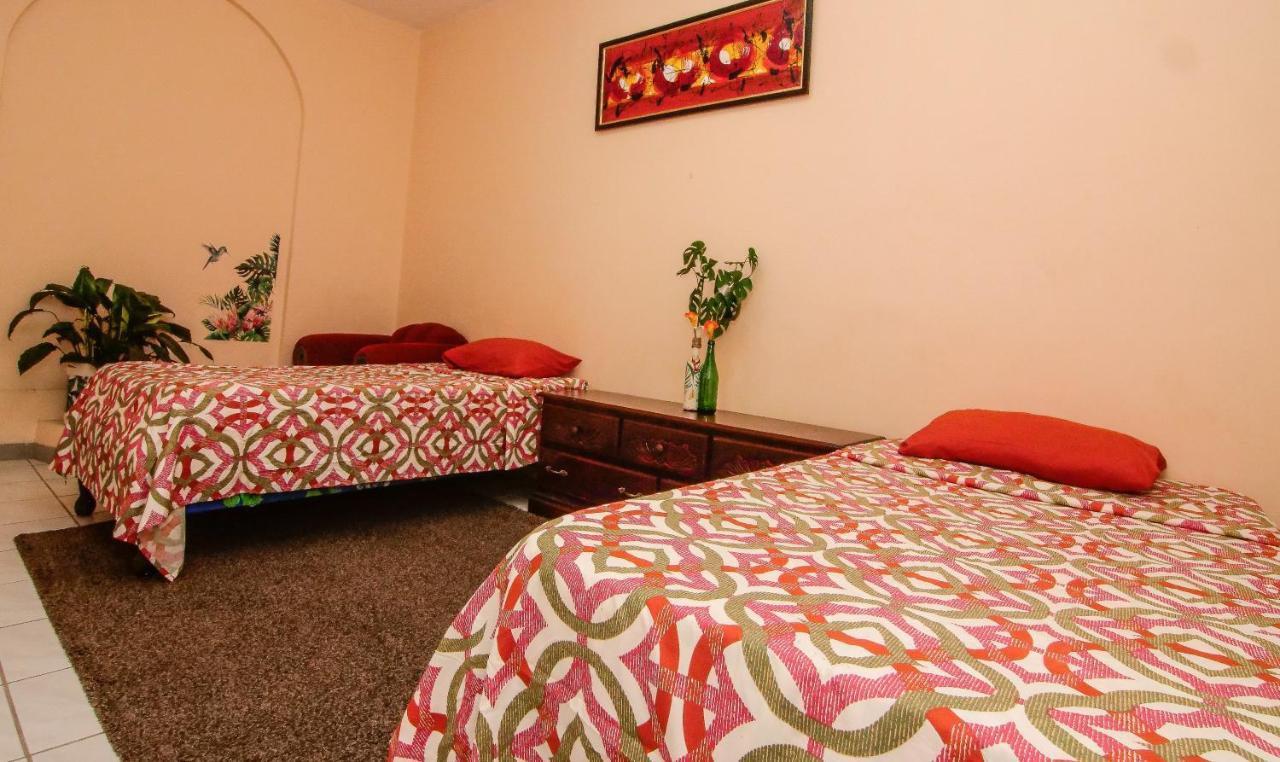 876 Ja Oasis & - By Airport *