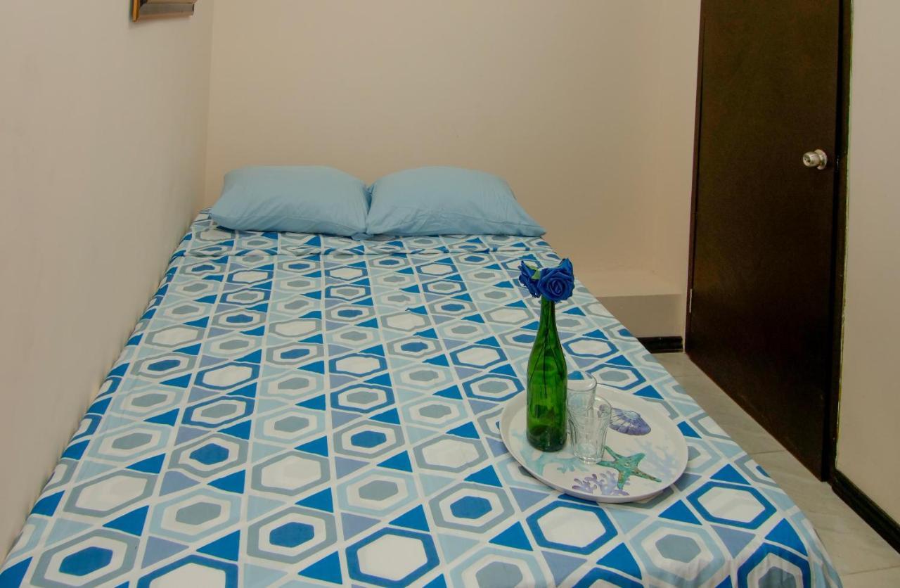 876 Ja Oasis & - By Airport *