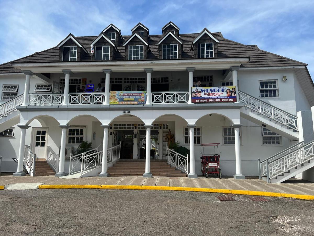 Apartment Private 2 Bedroom Beachfront Penthouse Ocho Rios, Jamaica
