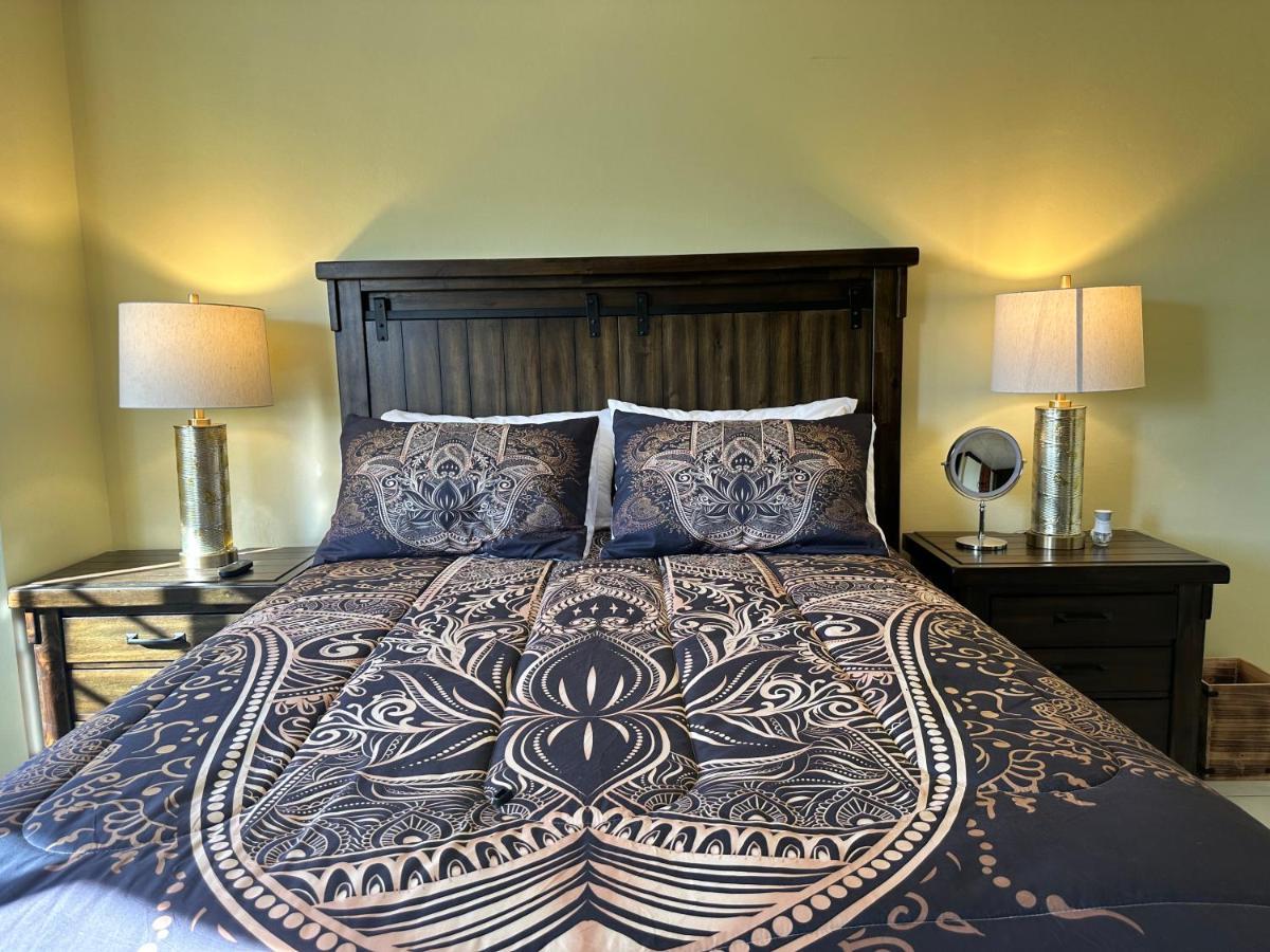 A Luxurious 4-bedroom Private With Games Room, Theatre & Modern Art Villa Montego Bay