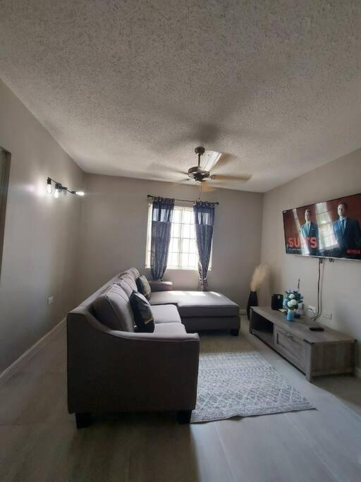 Apartment Modern At The Worthington *
