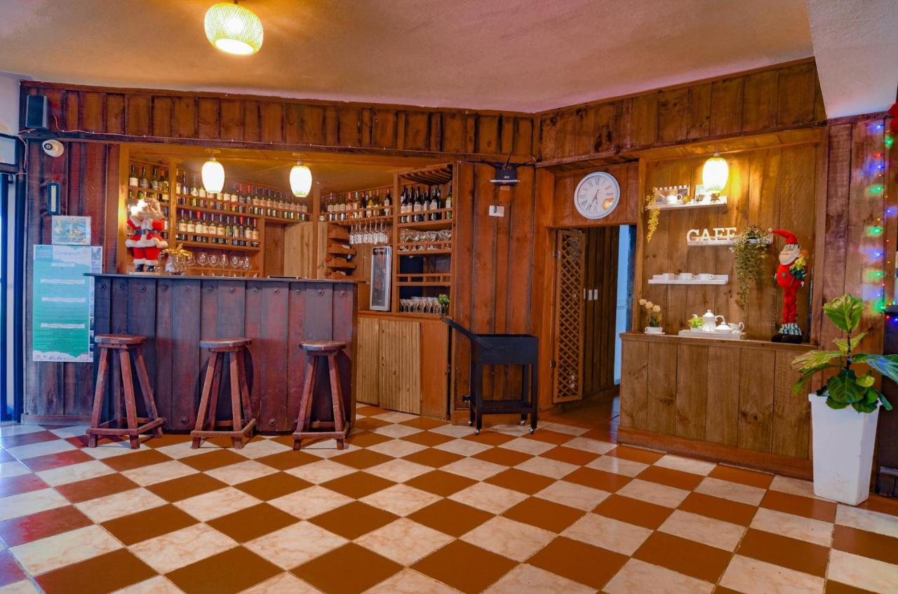 Rancho & De La Montana Hotel