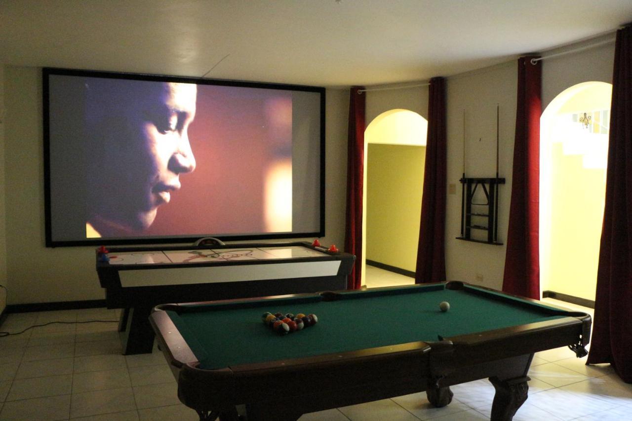 A Luxurious 4-bedroom Private With Games Room, Theatre & Modern Art Villa *
