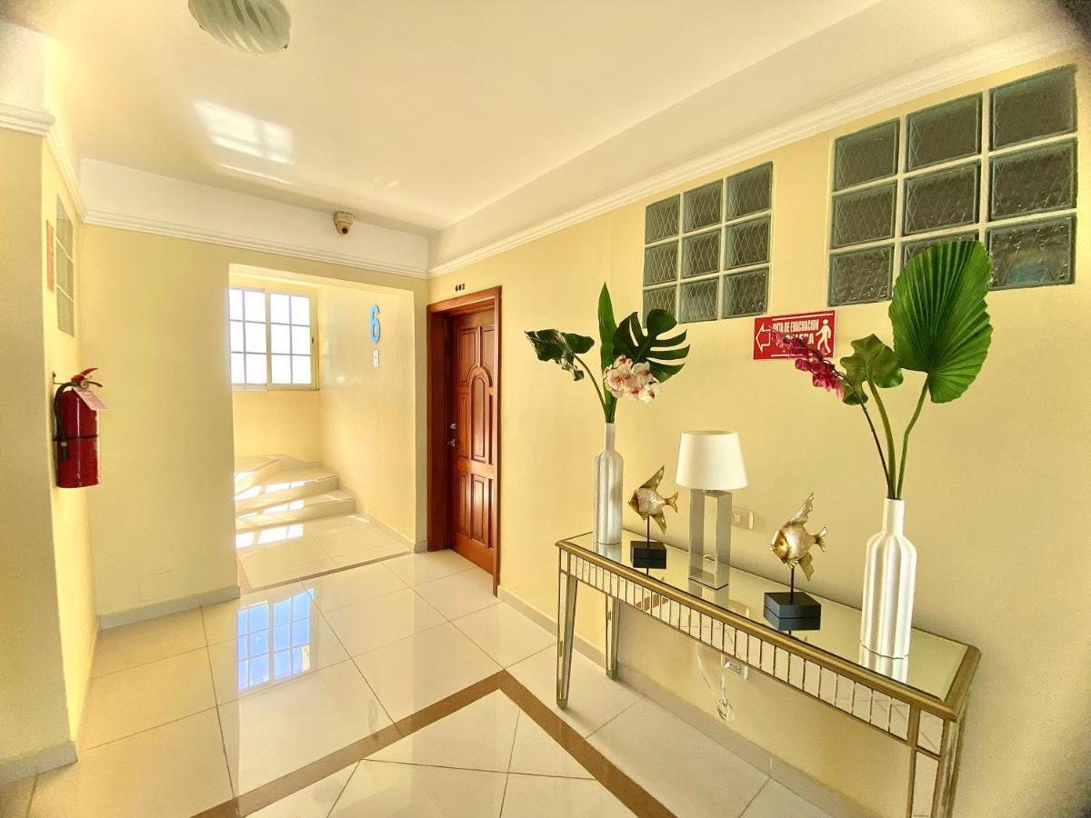 Shakey Aparthotel