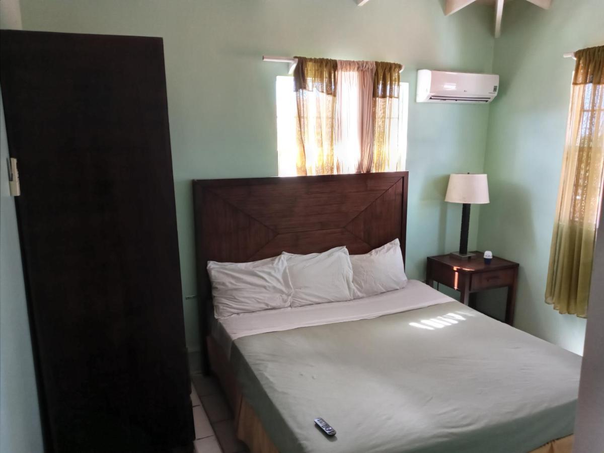 Aanola 3* Castries