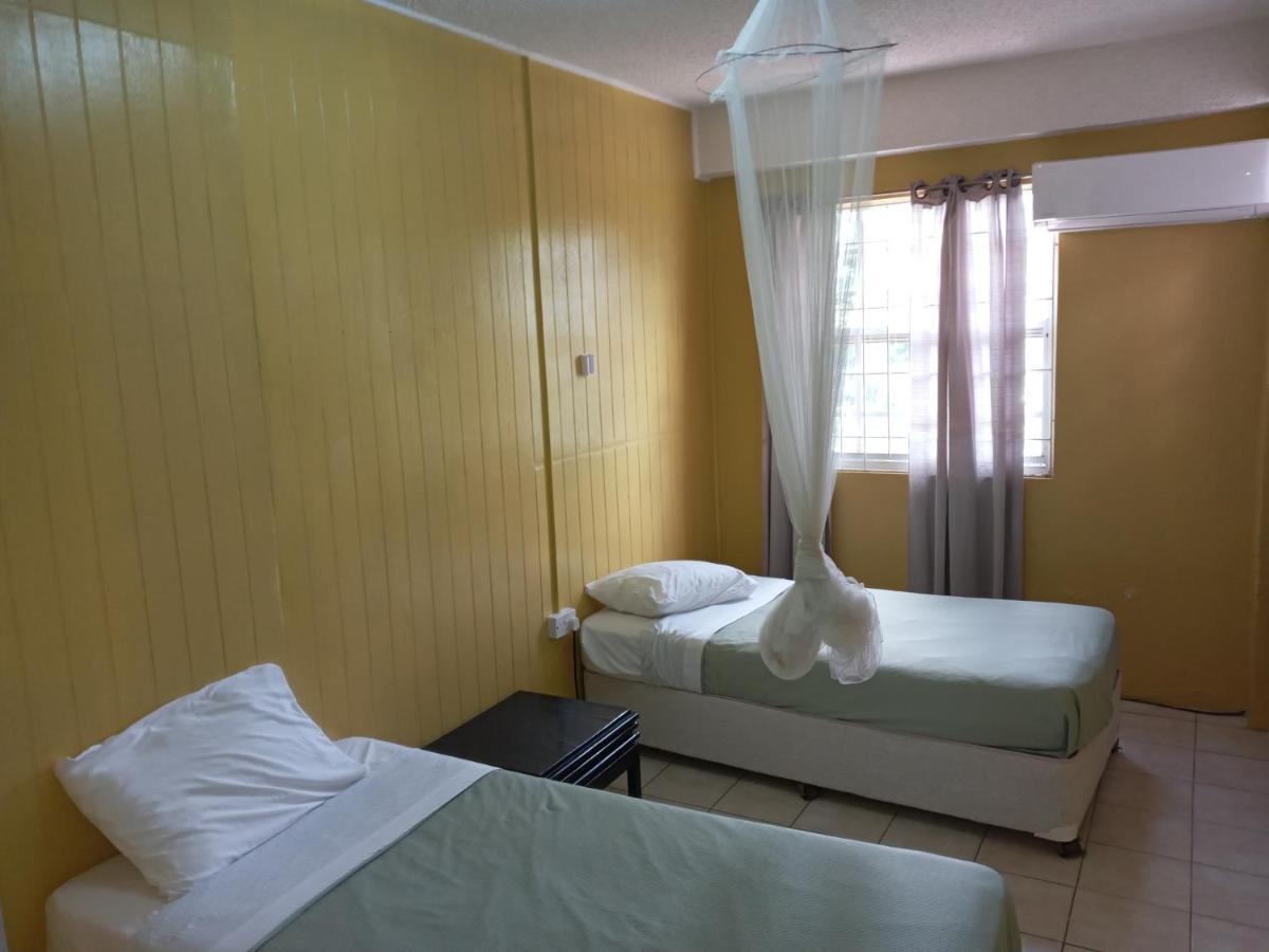 Aanola Aparthotel 3*