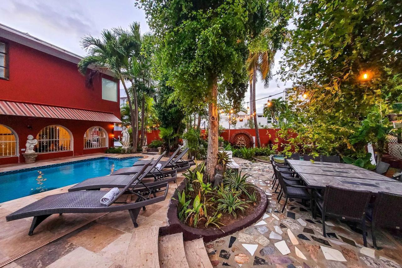 Luxurious With Pool - Walk To Beach! *