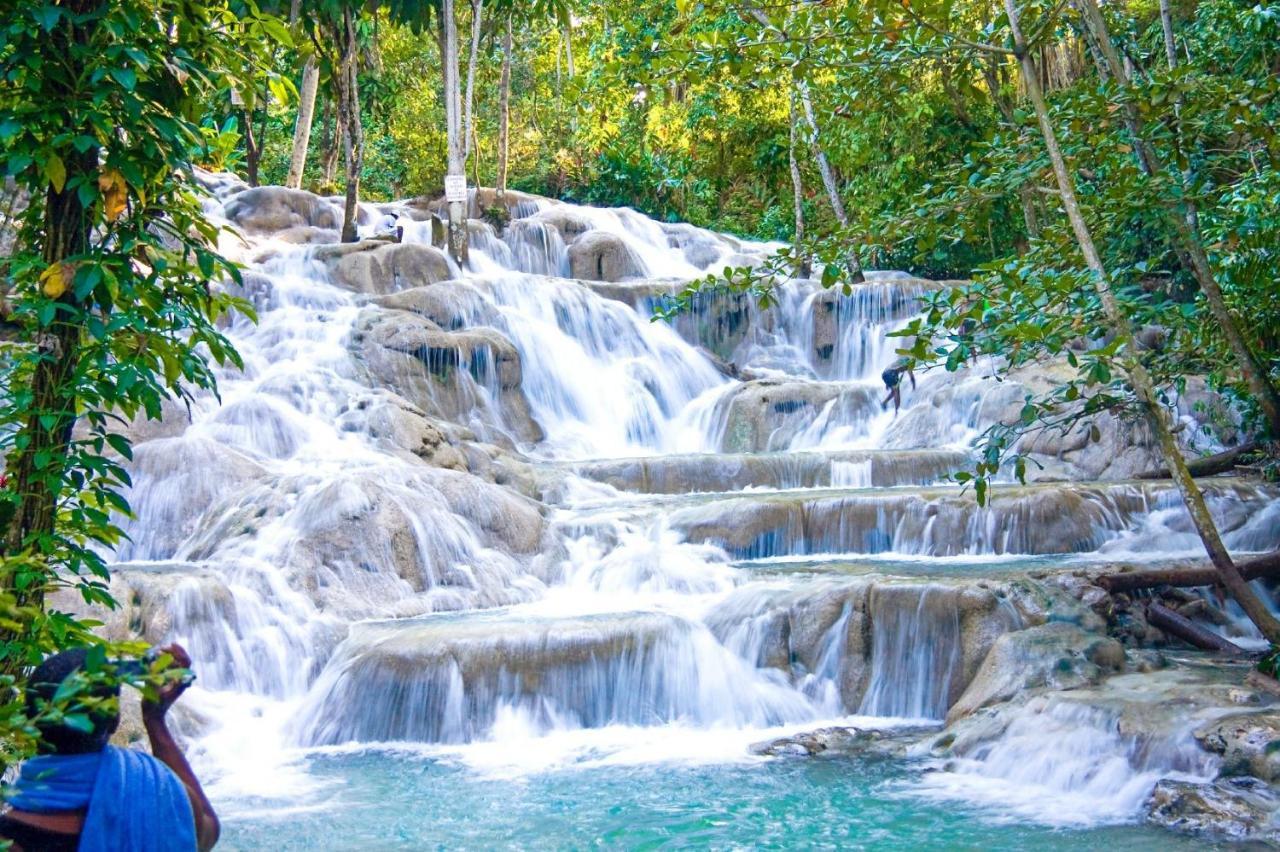 The Roseville * Ocho Rios