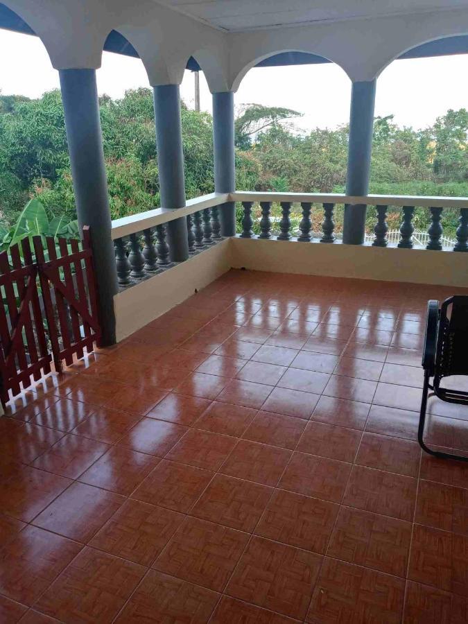 Twin Court Retreat * Port Antonio