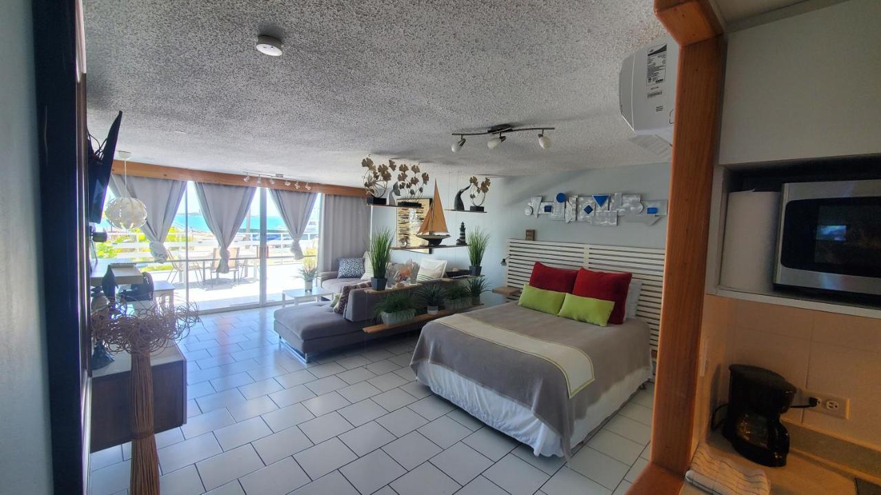 Cozy Apartment, Ocean Front *