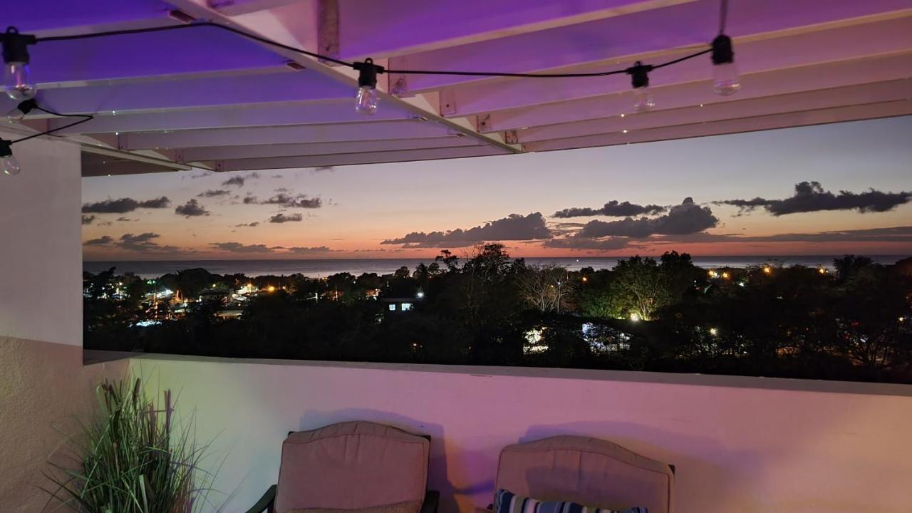 Marlyn Cabo Rojo