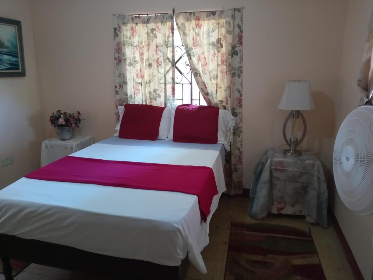 Villa Twin Court Retreat