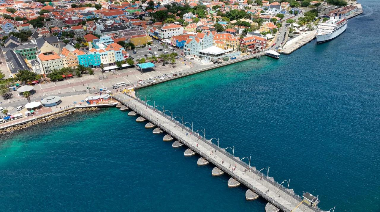 Harbor & Casino Curacao 4*