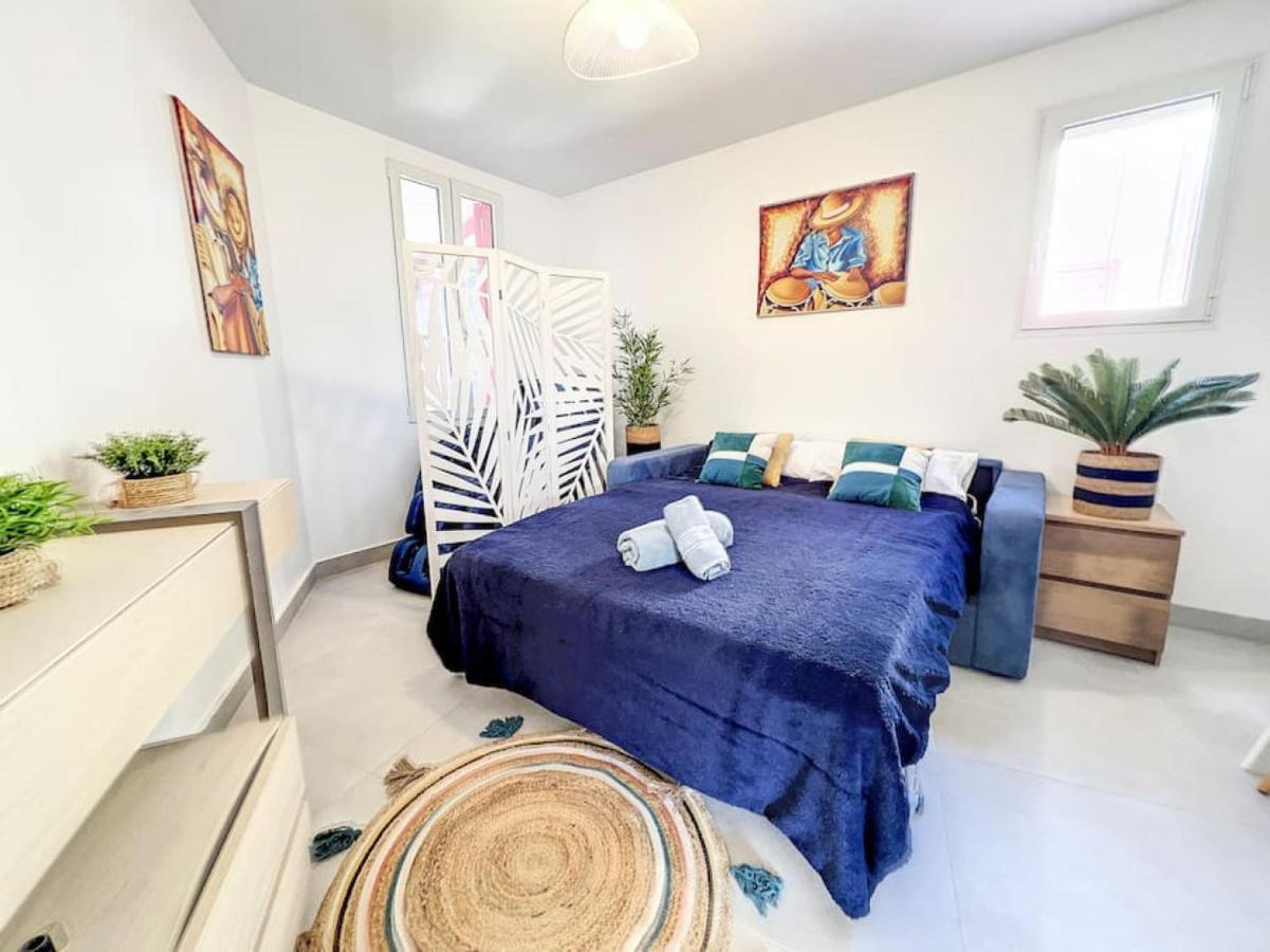 Holiday home Costa Rose, Front, Pool, Orient Bay