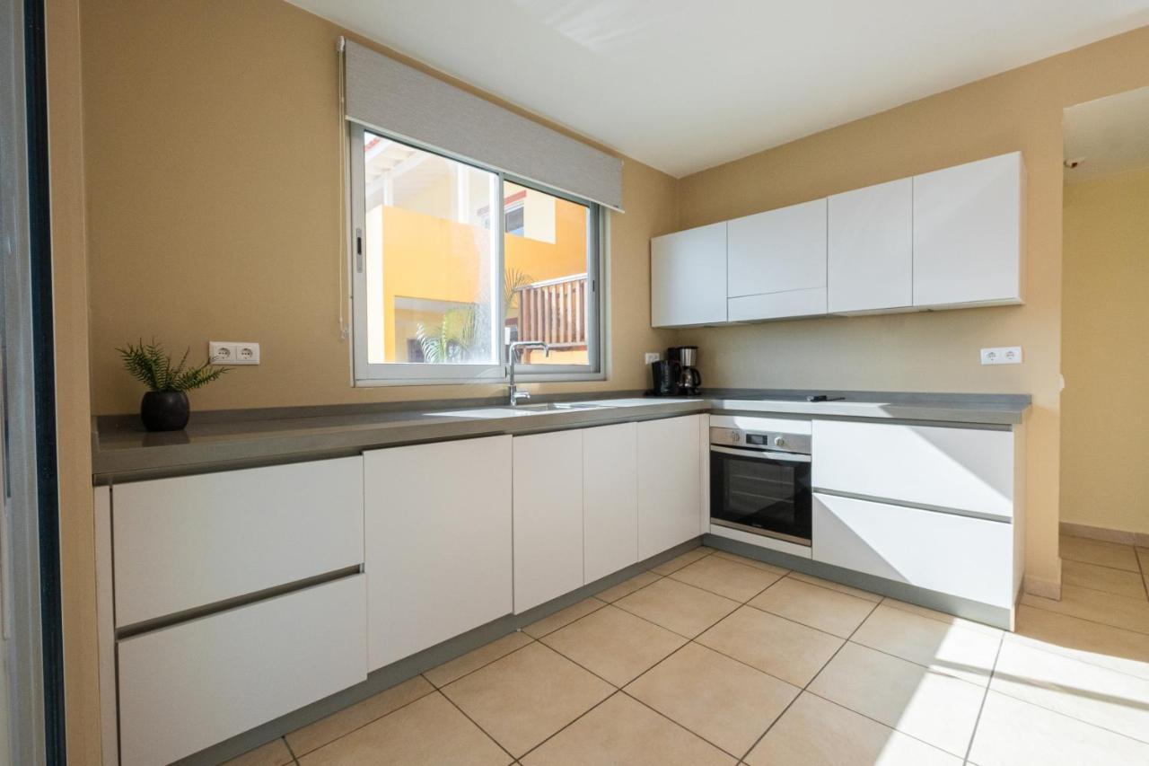Apartment Ruim Met Adembenemend Uitzicht Op De Jachthaven Jan Thiel
