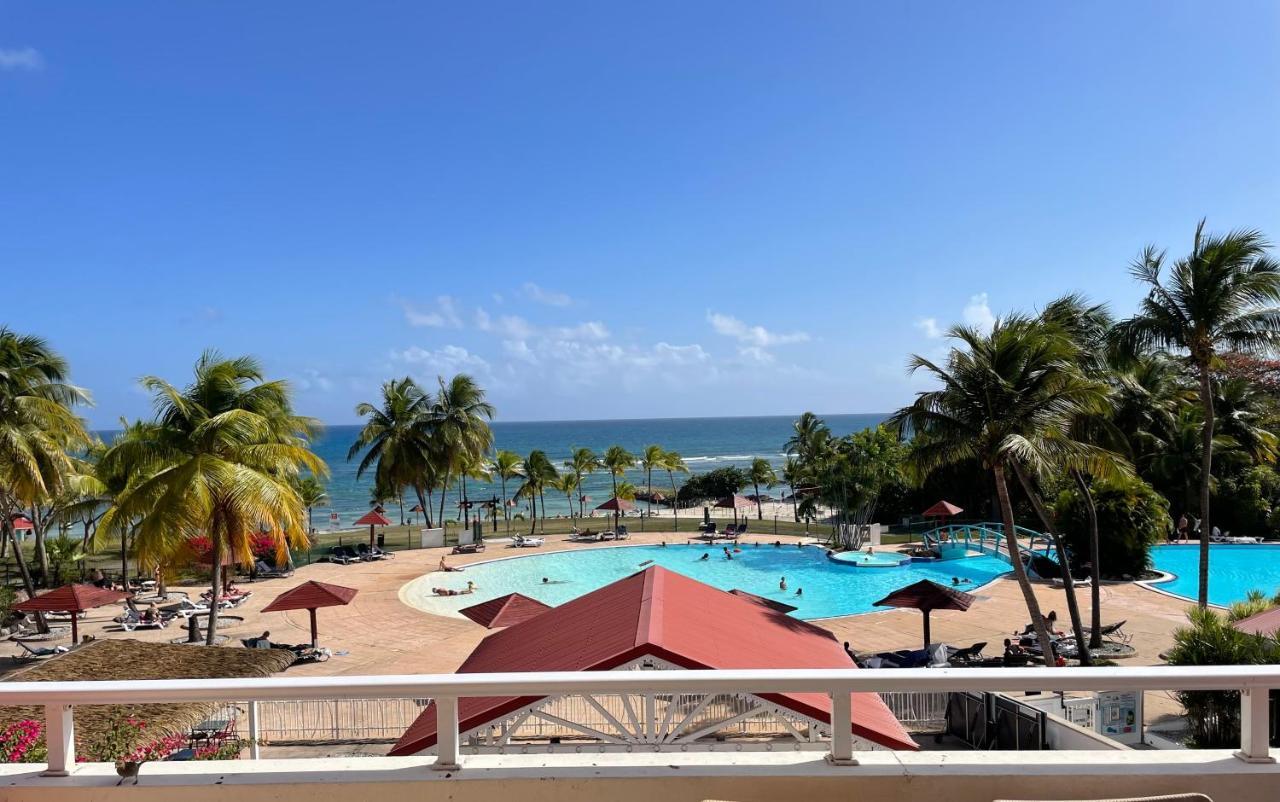 Sur La Plage, Village Sainte-anne