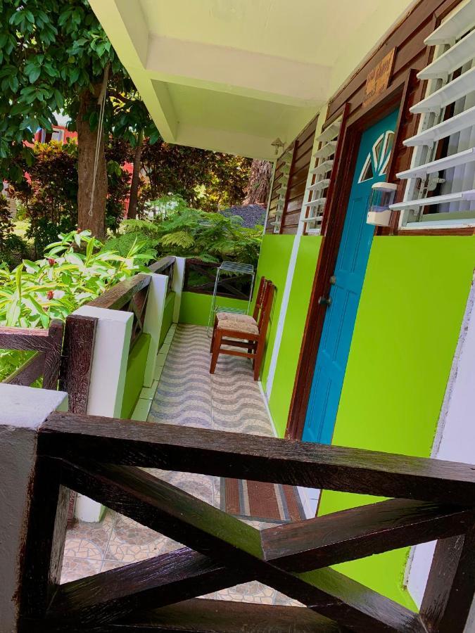 Le Petit Paradis Country house Roseau