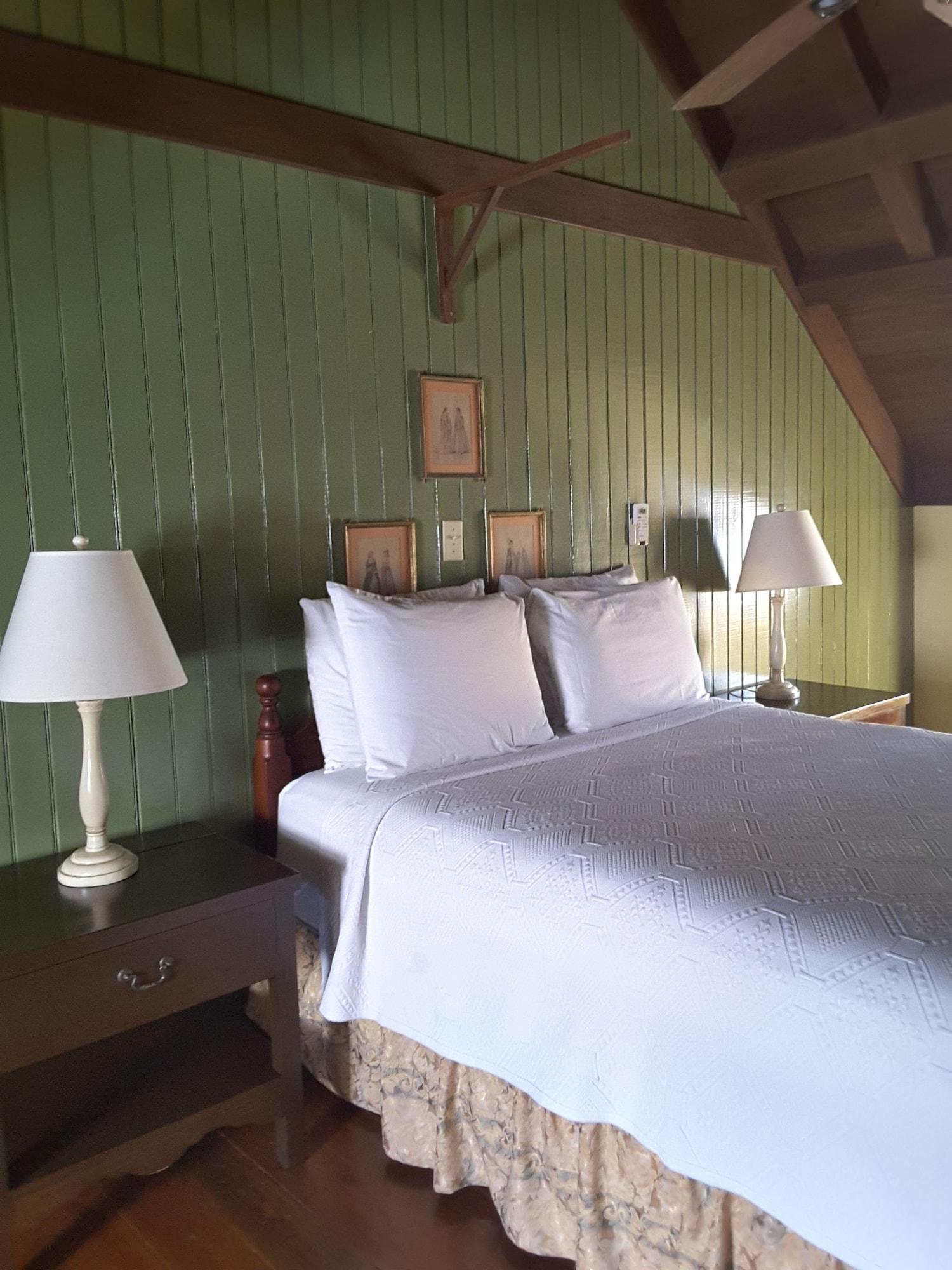 Hotel Copper And Lumber Store 3*