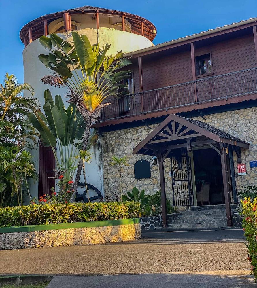 De La Vieille Tour Hotel
