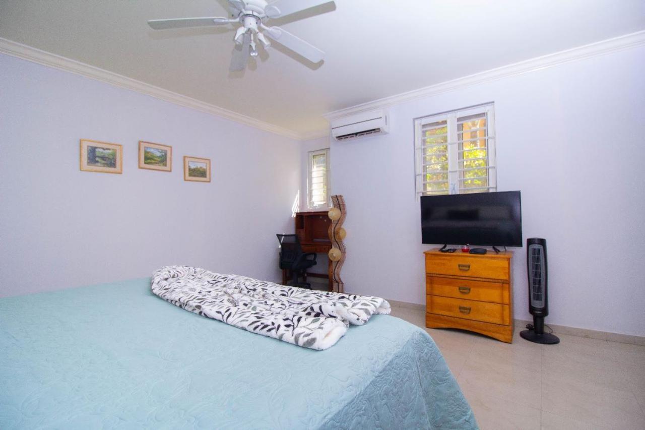 Crystal Cove Oceanfront/ 2 Bedroom Aparthotel