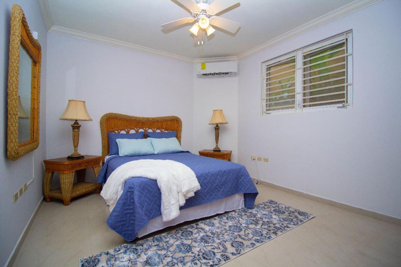 Crystal Cove Oceanfront/ 2 Bedroom Ocho Rios