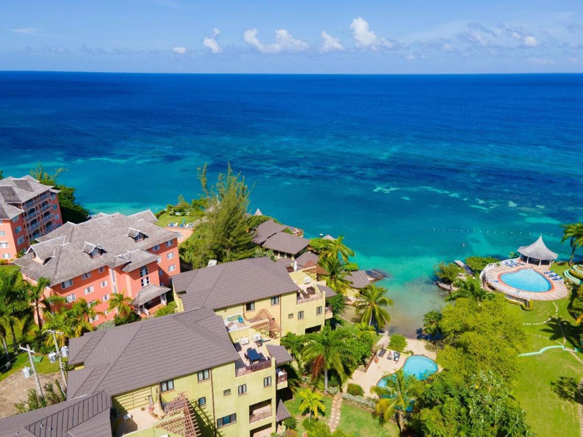 Crystal Cove Oceanfront/ 2 Bedroom *