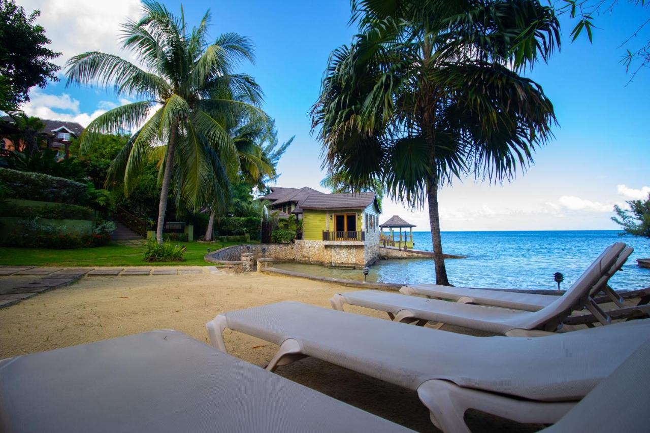 Crystal Cove Oceanfront/ 2 Bedroom