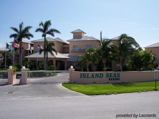 Island Seas Resort 3*