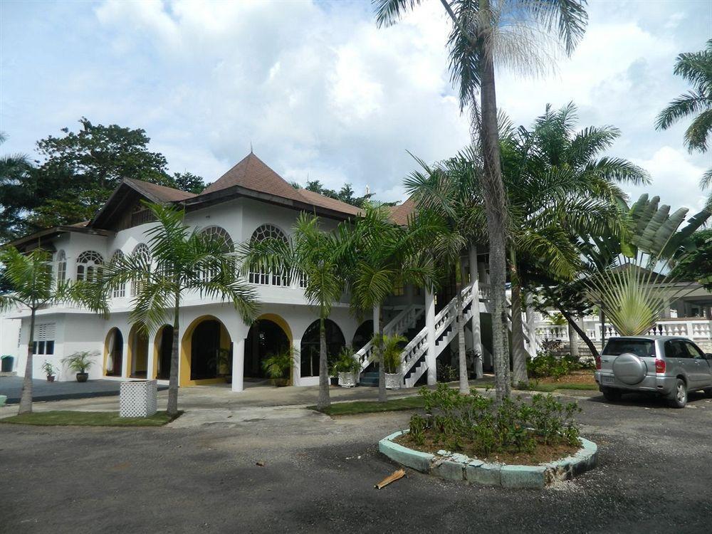 Pure Oasis Negril