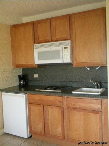 Treasure Island Hotel 2*